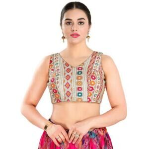 Embriodered V-Neck Silk Padded Saree Blouse in Off White, size 36, NWT
